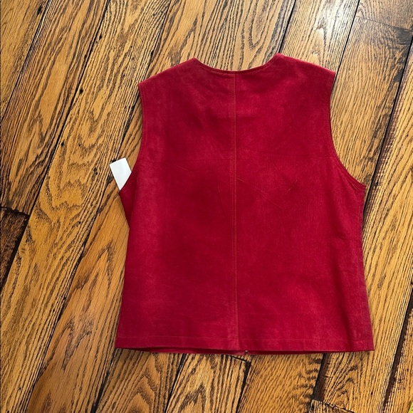 VINTAGE AND NWT🤩 SAGUARO WEST RED WOMENS SUEDE VEST WITH ZIPPER CLOSURE - Picture 8 of 10